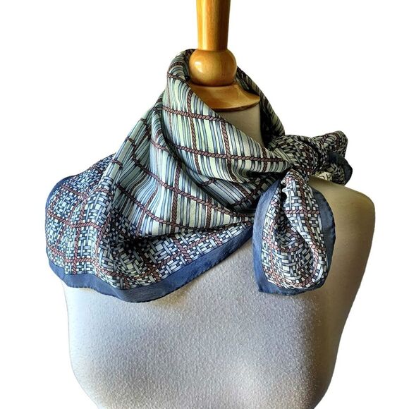 Vintage Sally Gee Blue Robe Basket Weave Print Silk Hand rolled Square Scarf - Picture 4 of 8